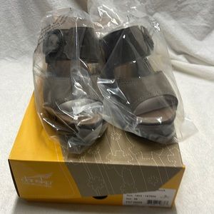 NIB Dansko smoke free house euro dize 38taupe color sandal